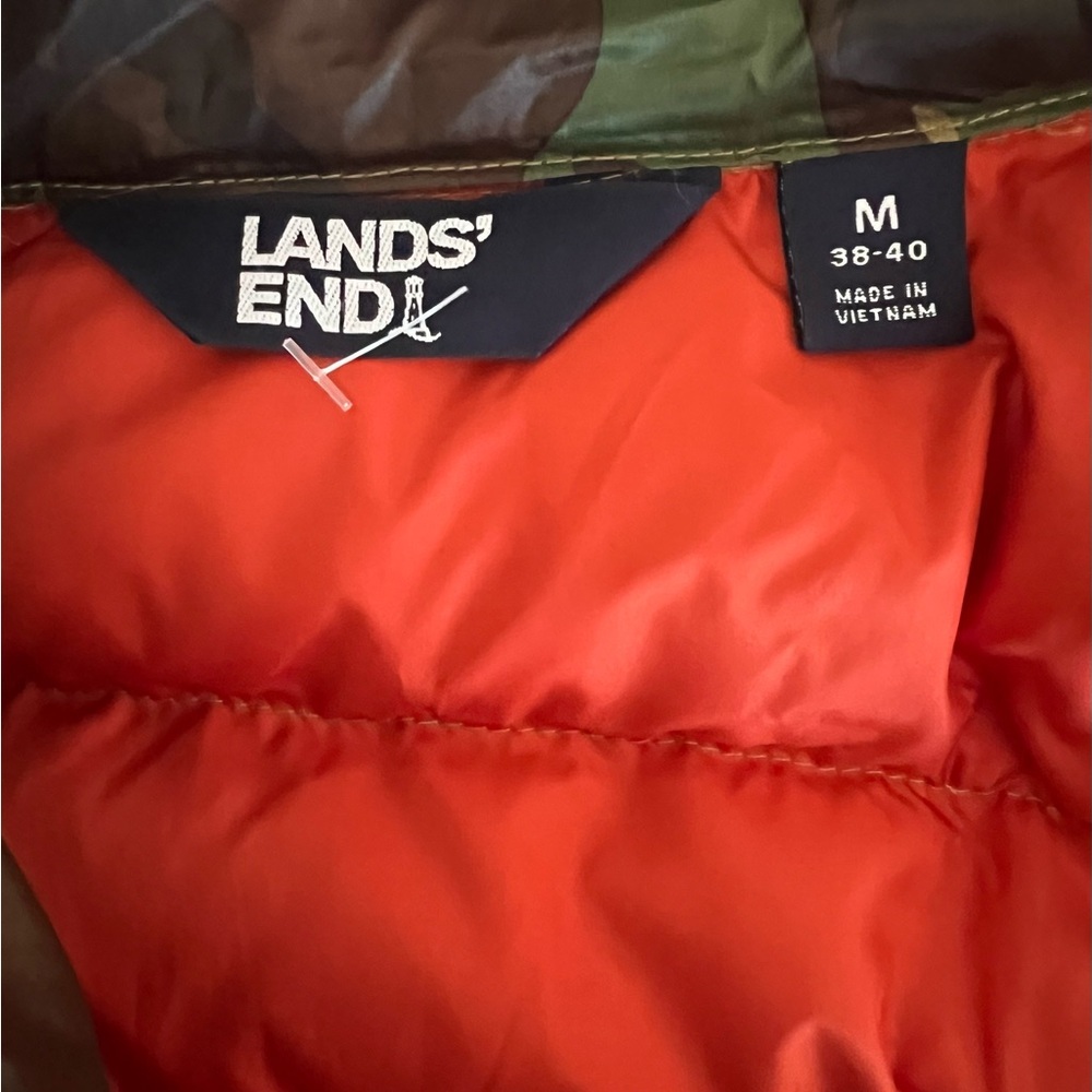Lands' End Men's Wanderweight packable down Green and Brown Camouflage Vest - Picture 5 of 6